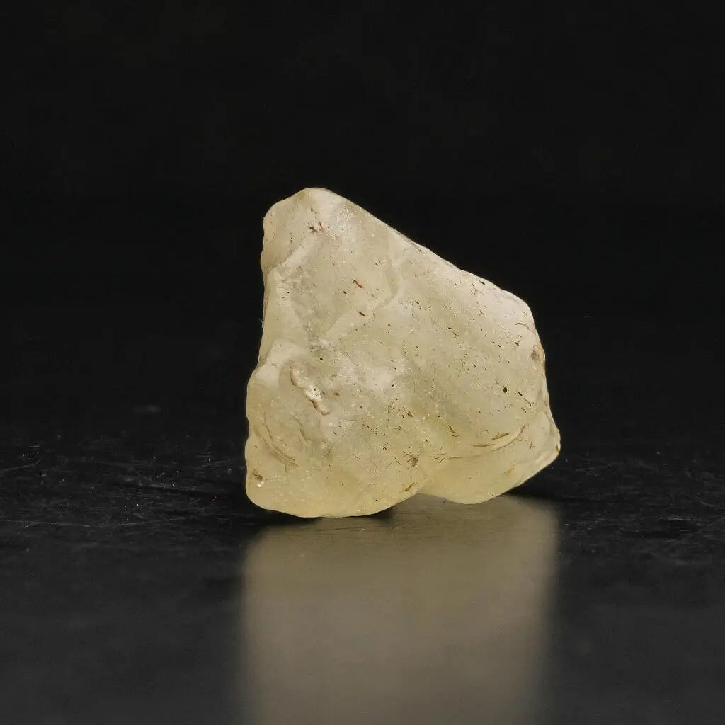 4 gram Libyan Desert Glass: A Touch of the Extraterrestrial